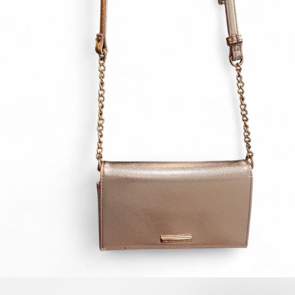 New York & Company Metallic Crossbody Bag.perfect for running 🏃 around town
